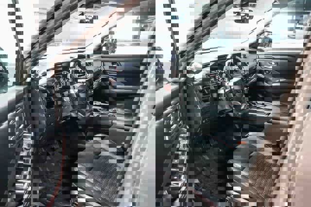 Used 2025 Nissan Rogue SV image 17