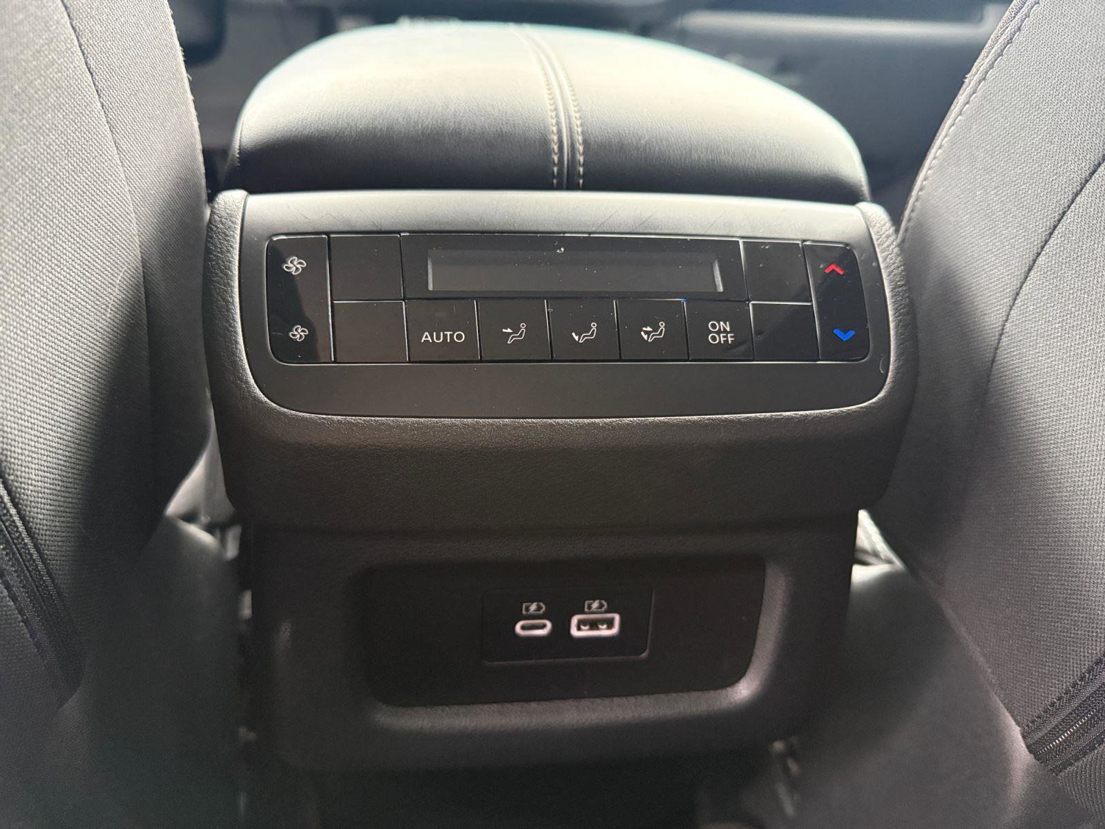 Used 2025 Nissan Pathfinder SV w/ Cargo Package image 21