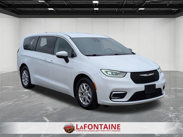 Certified 2023 Chrysler Pacifica Touring-L image 7