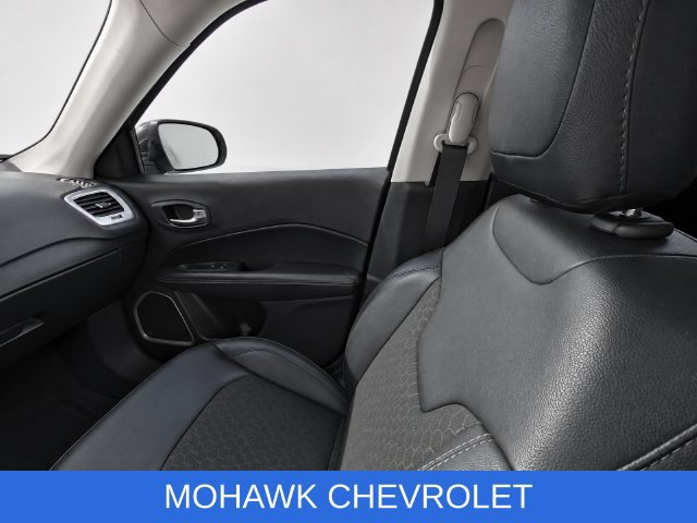 Used 2021 Jeep Compass Latitude w/ Convenience Group AWD/4WD image 17