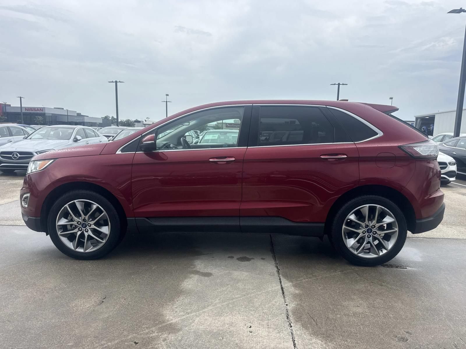 Used 2017 Ford Edge Titanium w/ Equipment Group 301A FWD image 9