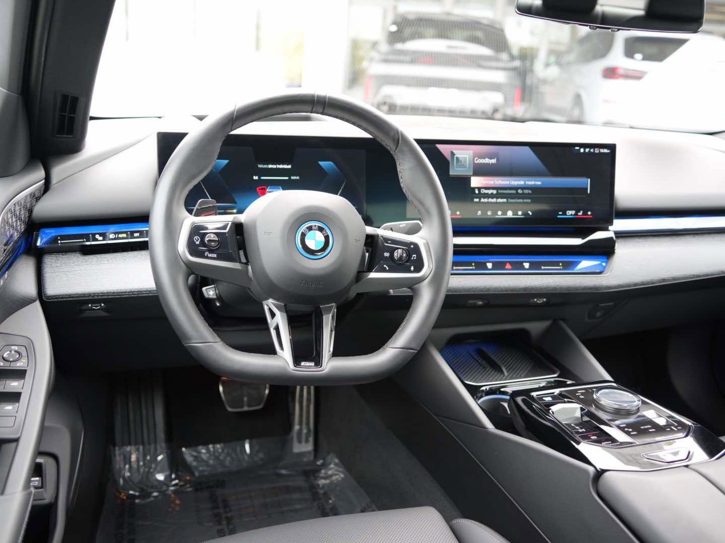 Used 2025 BMW i5 eDrive40i w/ M Sport Package image 8