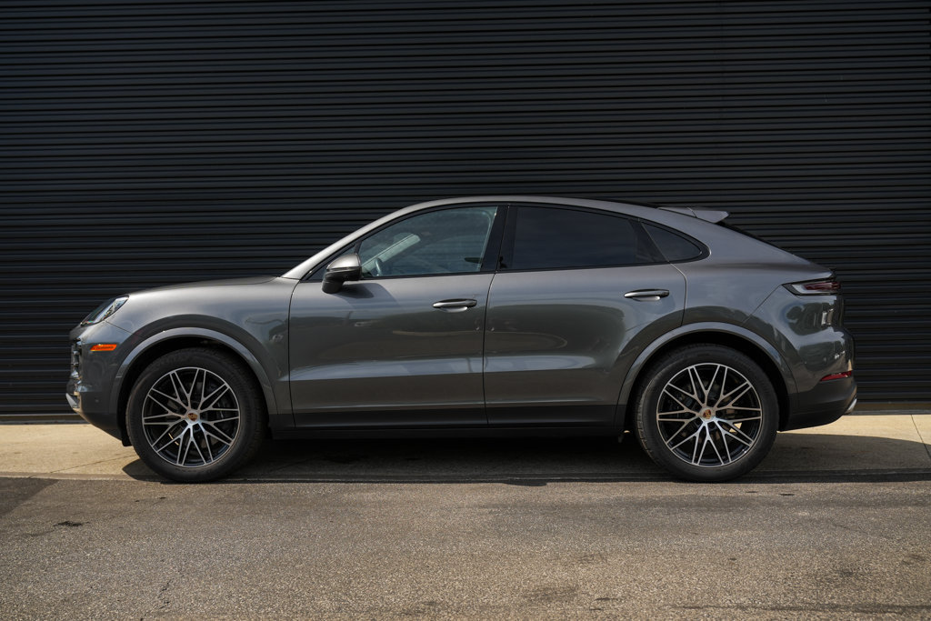 Certified 2026 Porsche Cayenne Coupe AWD/4WD image 2