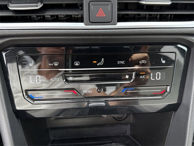 Used 2025 Volkswagen Taos SE image 23