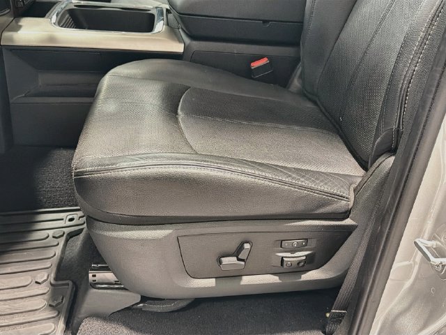 Used 2018 RAM 3500 Laramie AWD/4WD image 16