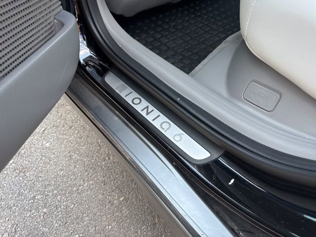 Used 2024 Hyundai Ioniq 6 Limited image 26