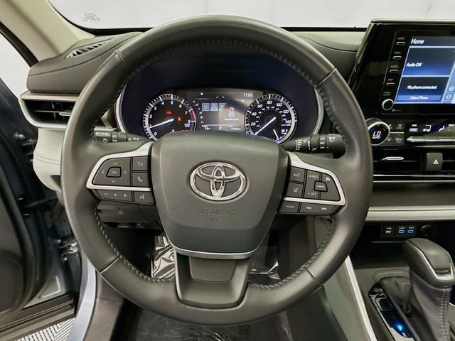 Used 2022 Toyota Highlander XLE image 11