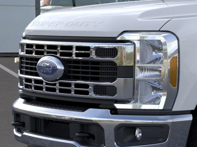 New 2025 Ford F350 XLT w/ FX4 Off-Road Package AWD/4WD image 17