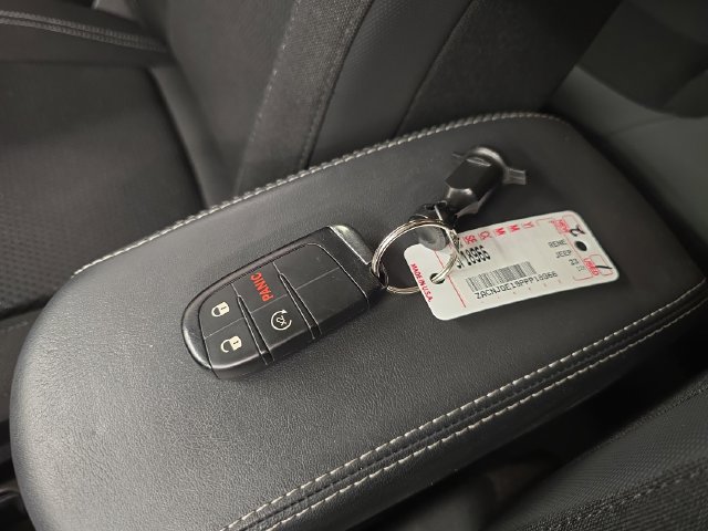 Used 2023 Jeep Renegade Altitude AWD/4WD image 25