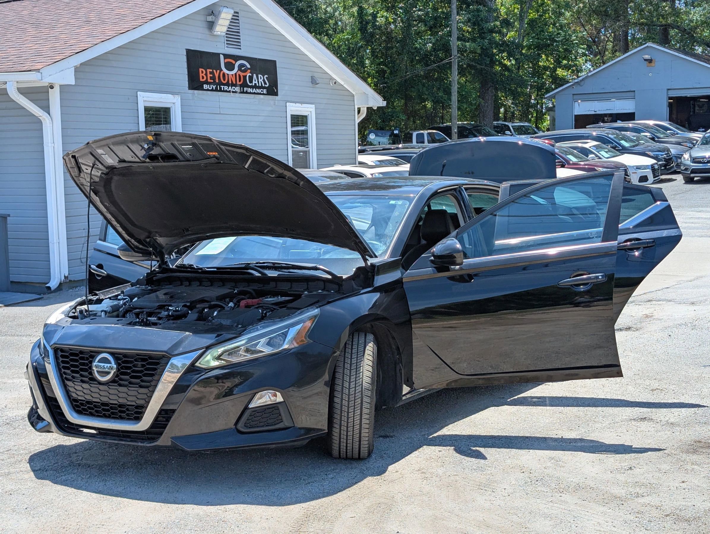 Used 2019 Nissan Altima 2.5 SR FWD image 10