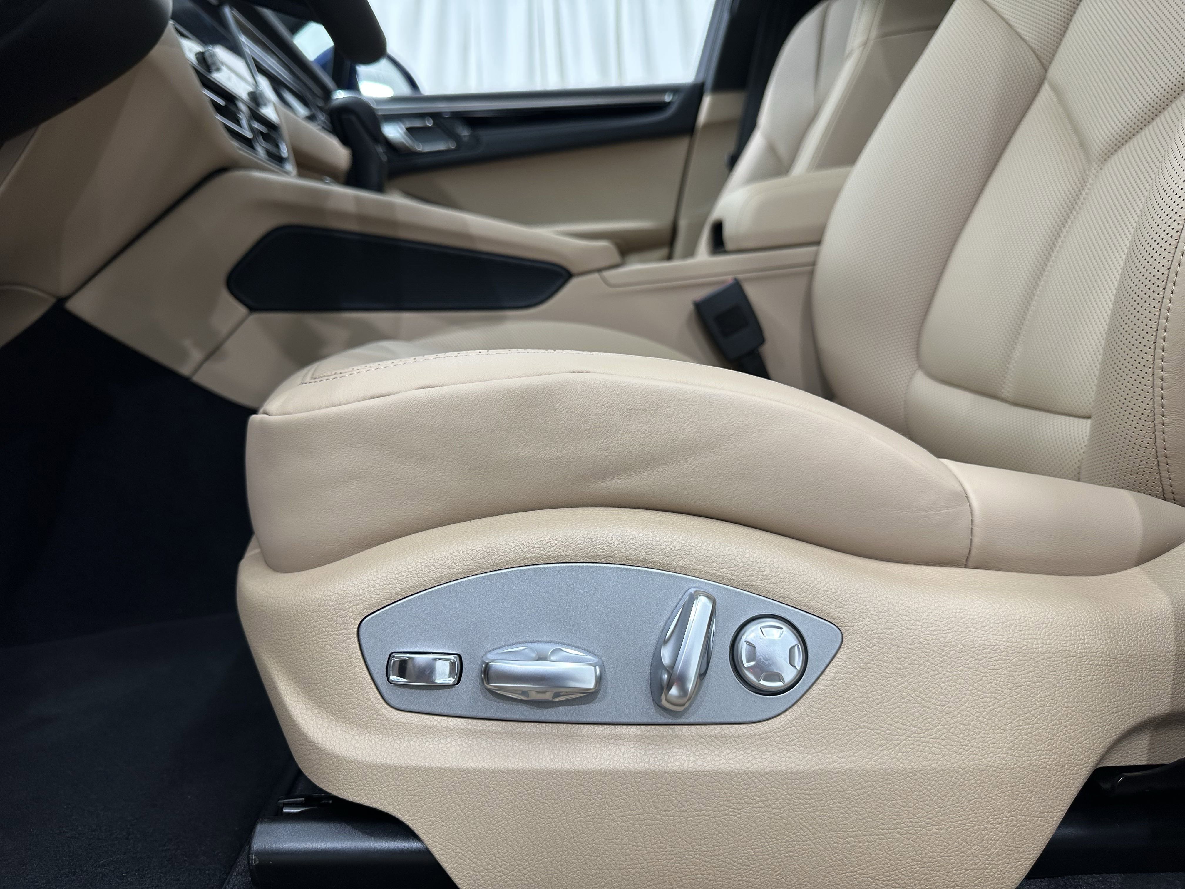 New 2025 Porsche Macan image 31