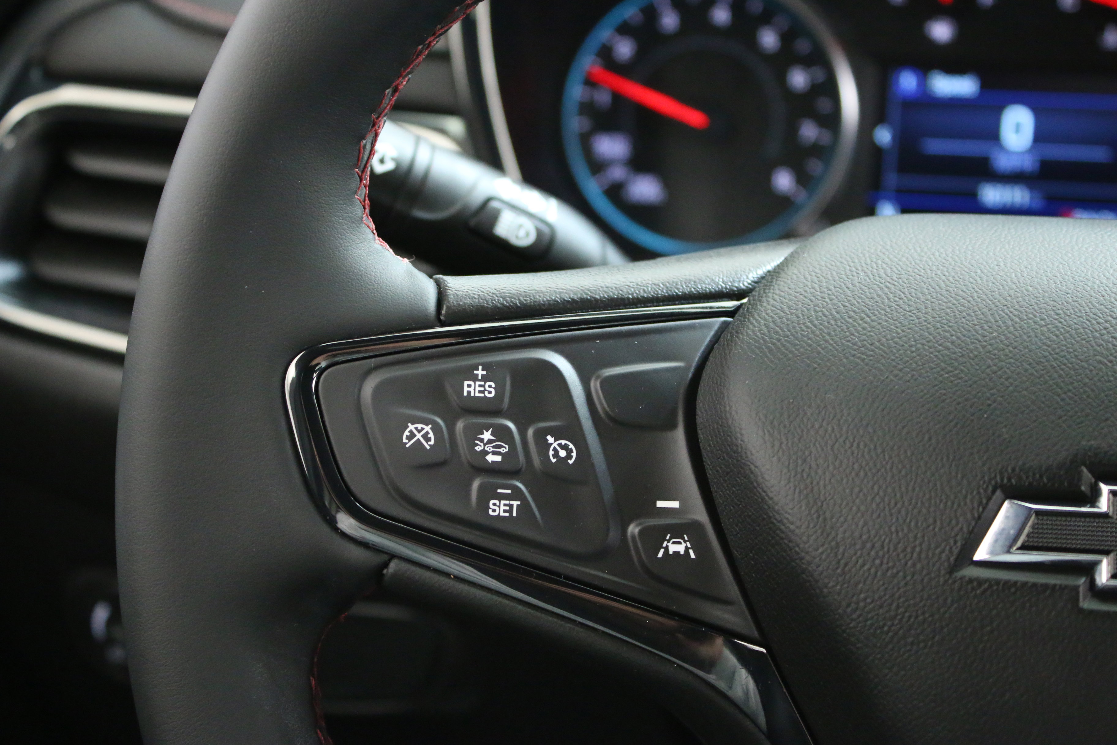 Used 2024 Chevrolet Equinox RS w/ LPO, Floor Liner Package FWD image 14