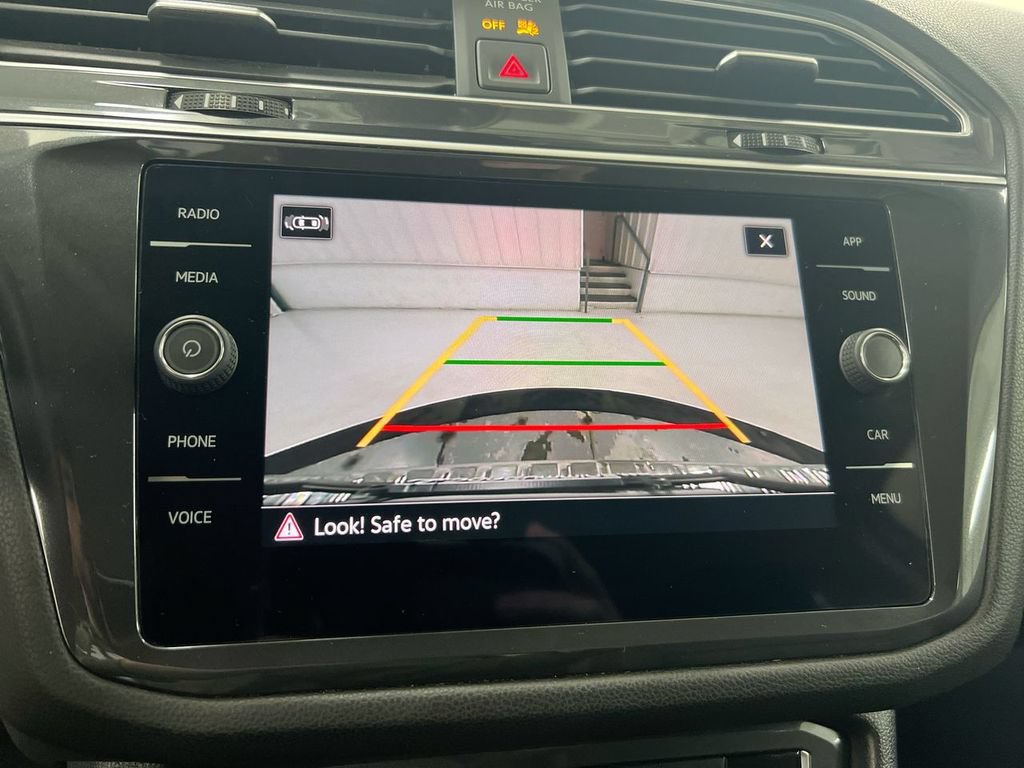 Used 2024 Volkswagen Tiguan SE AWD/4WD image 15