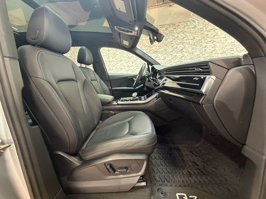 Used 2025 Audi Q7 2.0T Premium Plus w/ Premium Plus Package image 9