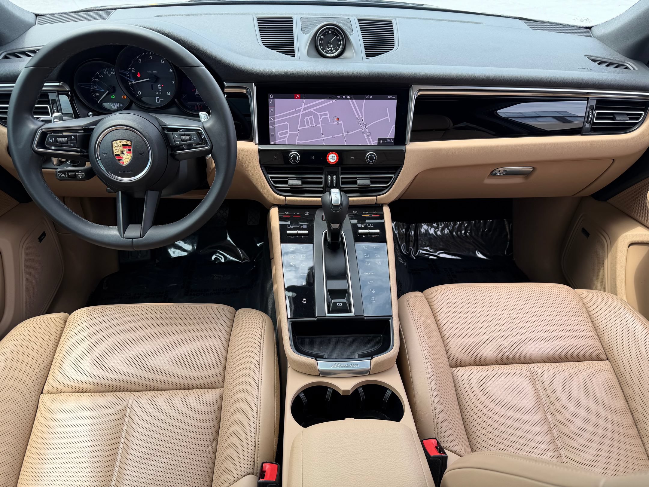 Certified 2023 Porsche Macan AWD/4WD image 23