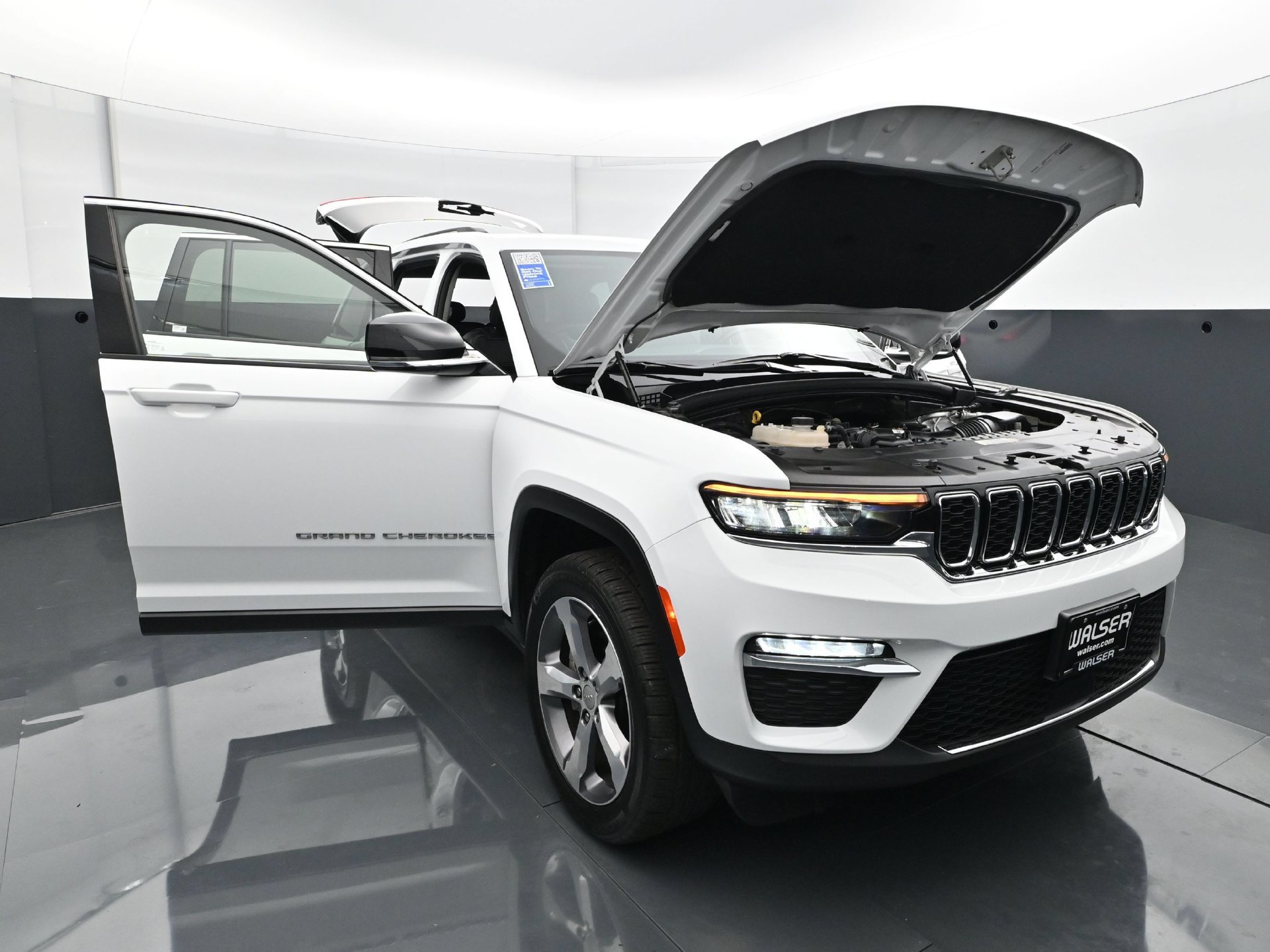 Used 2022 Jeep Grand Cherokee Limited AWD/4WD image 39