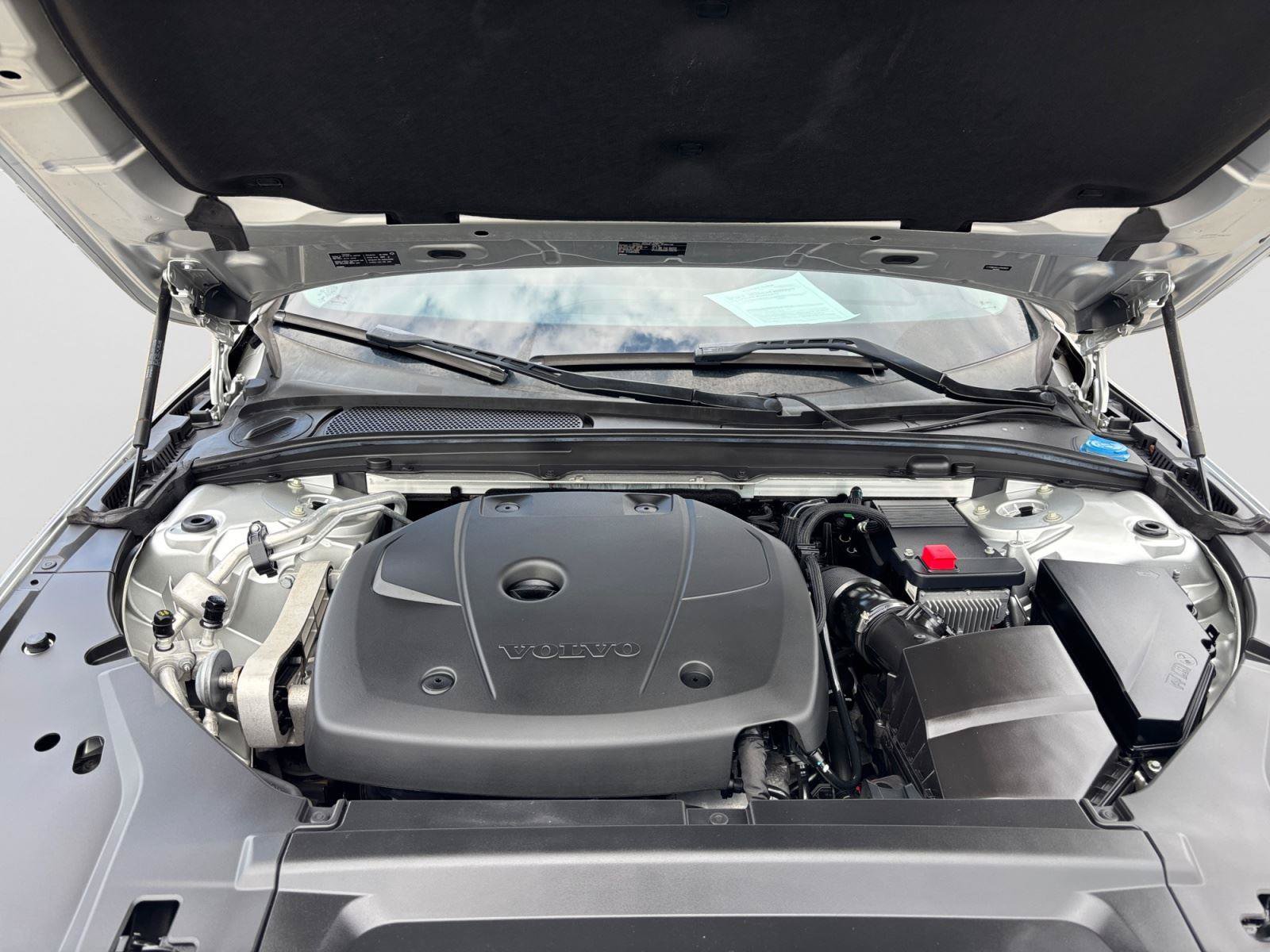 Used 2018 Volvo S90 T5 Momentum w/ Convenience Package FWD image 20