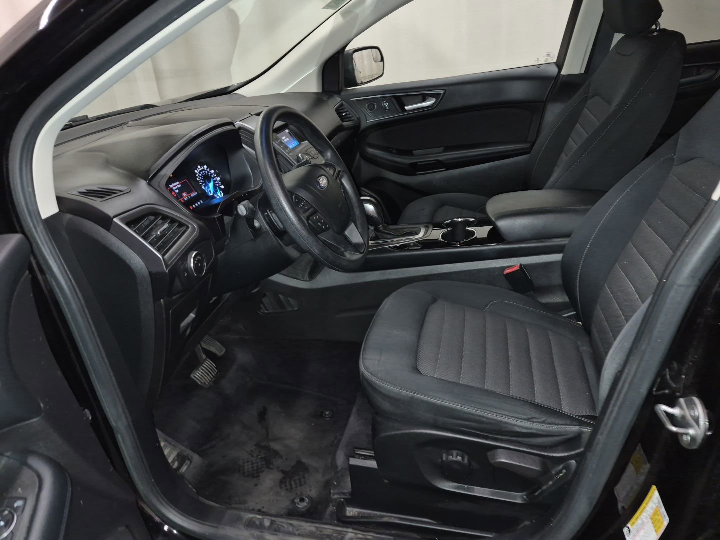 Used 2017 Ford Edge SE w/ Cargo Accessory Package FWD image 10