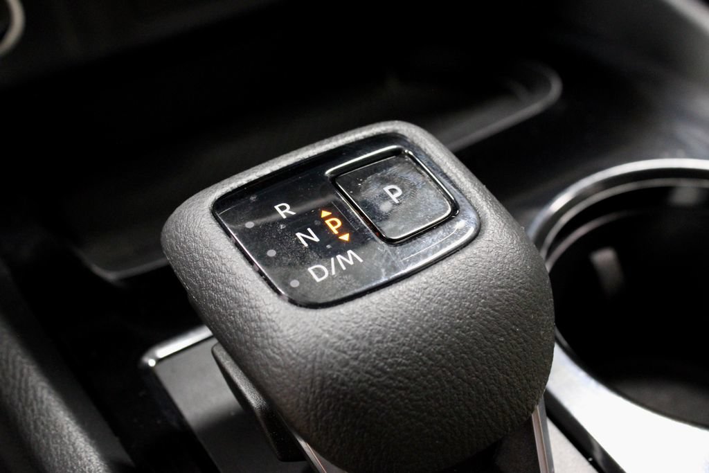 Used 2023 Nissan Rogue SV FWD image 31