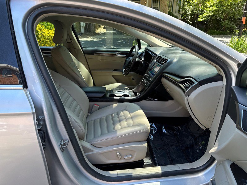 Used 2019 Ford Fusion SEL FWD image 27