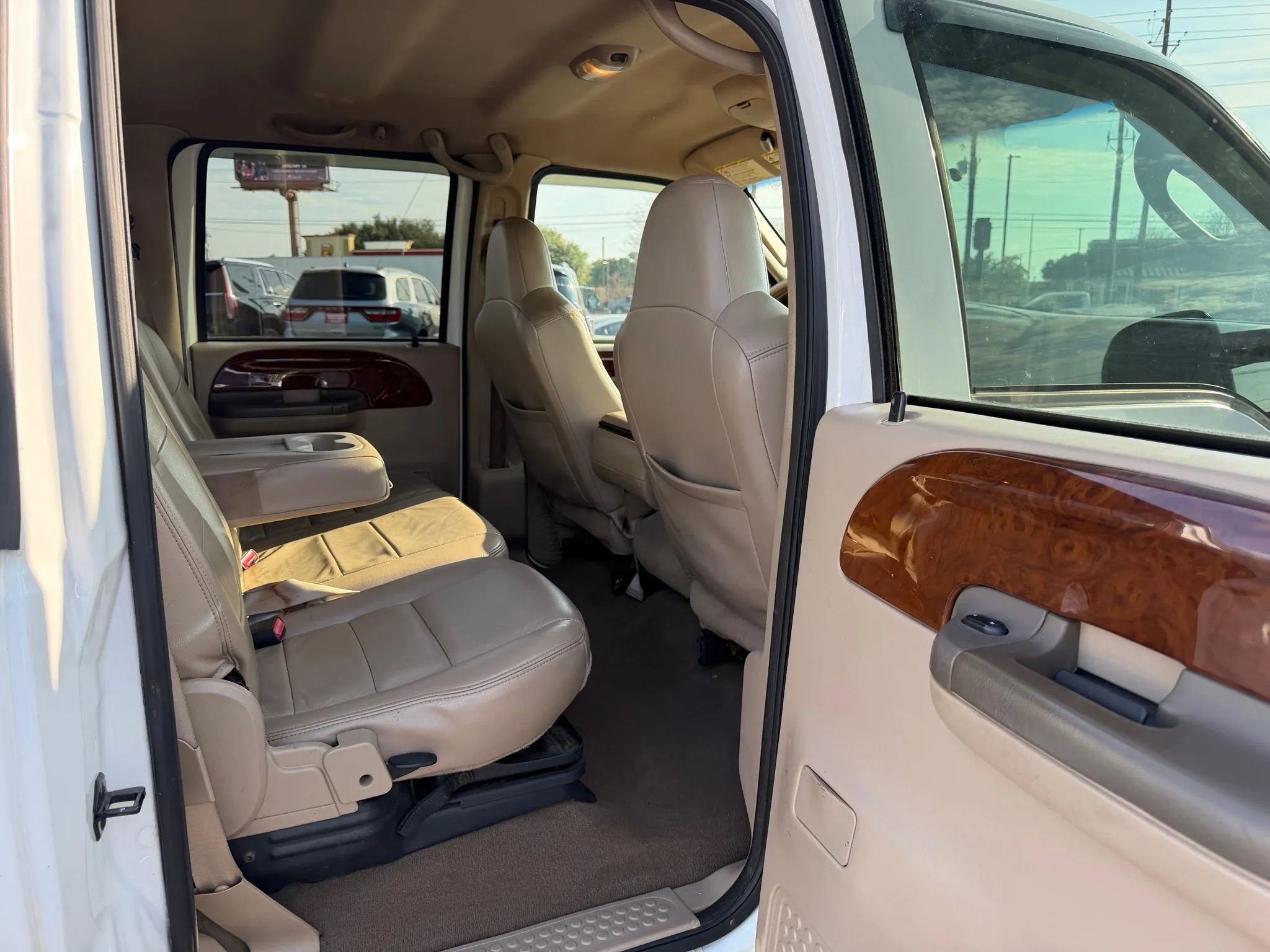 Used 2004 Ford F250 Lariat image 8