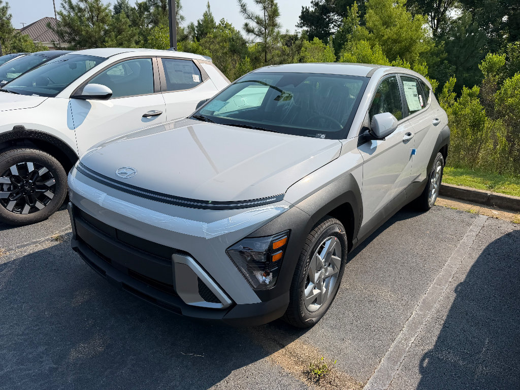 New 2027 Hyundai Kona SE FWD image 1