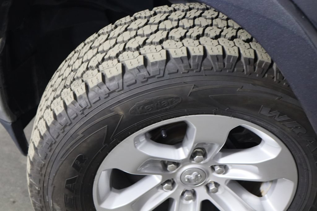 Used 2019 RAM 1500 Laramie AWD/4WD image 33