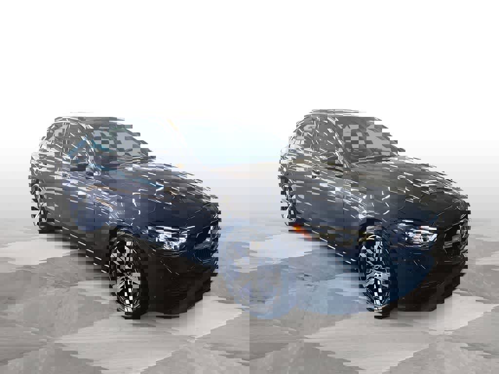 Used 2025 Mercedes-Benz C 300 4MATIC Sedan image 2