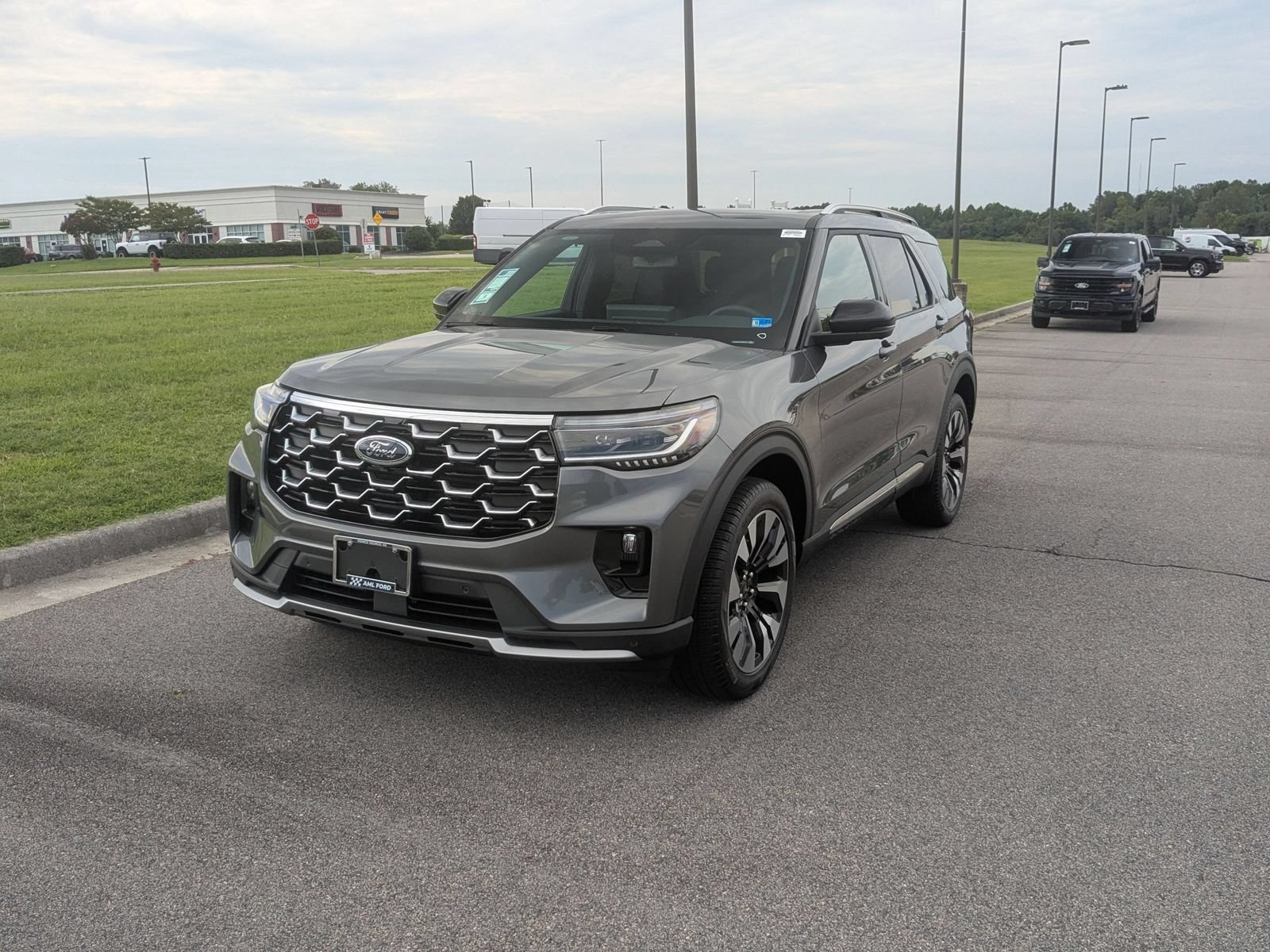 New 2026 Ford Explorer Platinum w/ LUX Leather Package AWD/4WD image 7