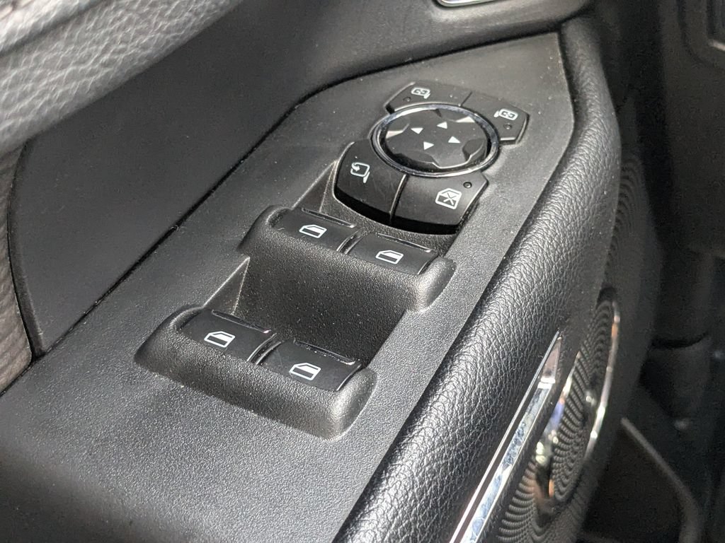 Used 2020 Ford Expedition Limited w/ Equipment Group 301A RWD image 23