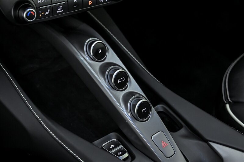 Used 2019 Ferrari Portofino RWD image 36