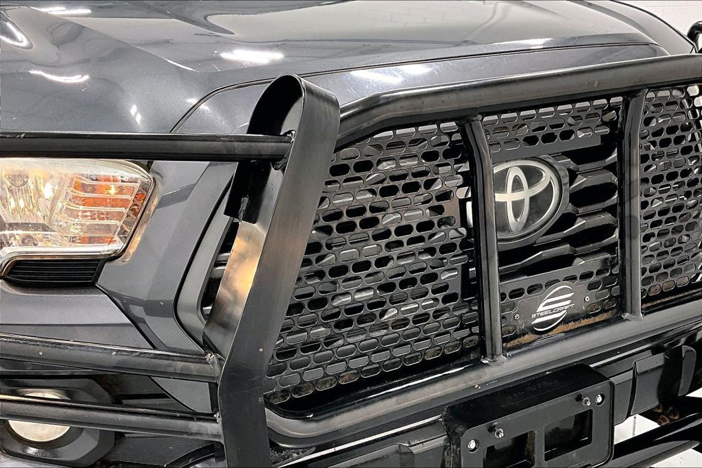 Used 2020 Toyota Tacoma TRD Off-Road AWD/4WD image 34