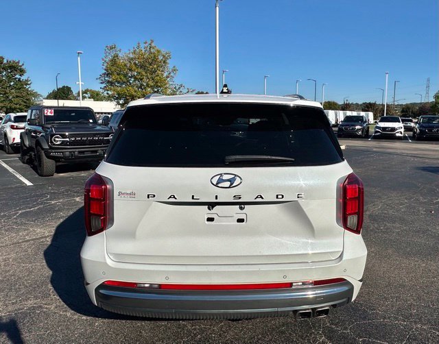 Used 2023 Hyundai Palisade Calligraphy w/ Winter Package FWD image 10