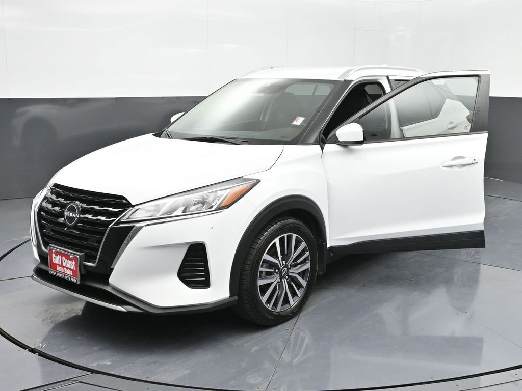Used 2022 Nissan Kicks SV