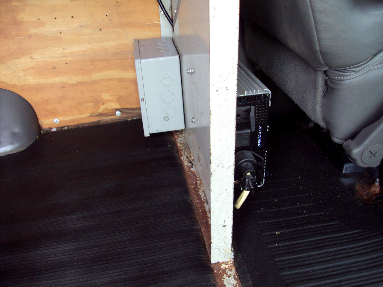 Used 2012 Chevrolet Express 2500 image 11