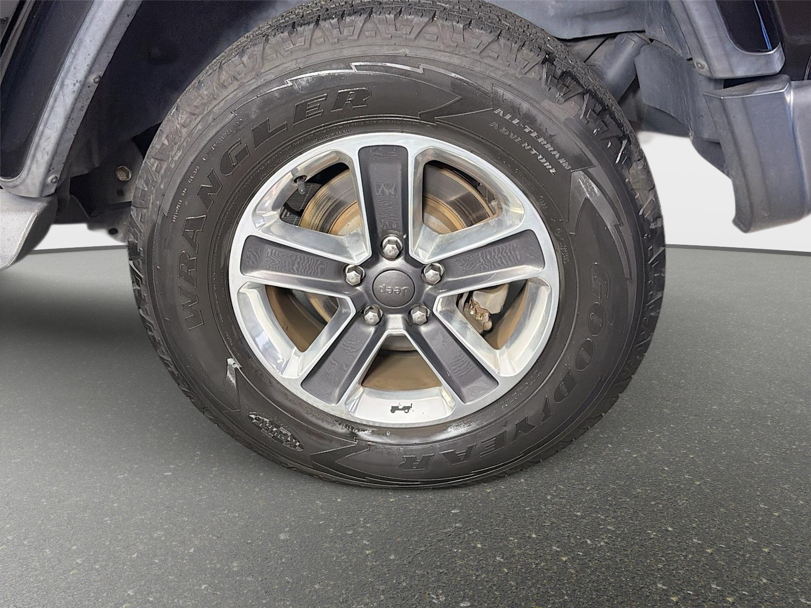 Used 2019 Jeep Wrangler Unlimited Sahara AWD/4WD image 27