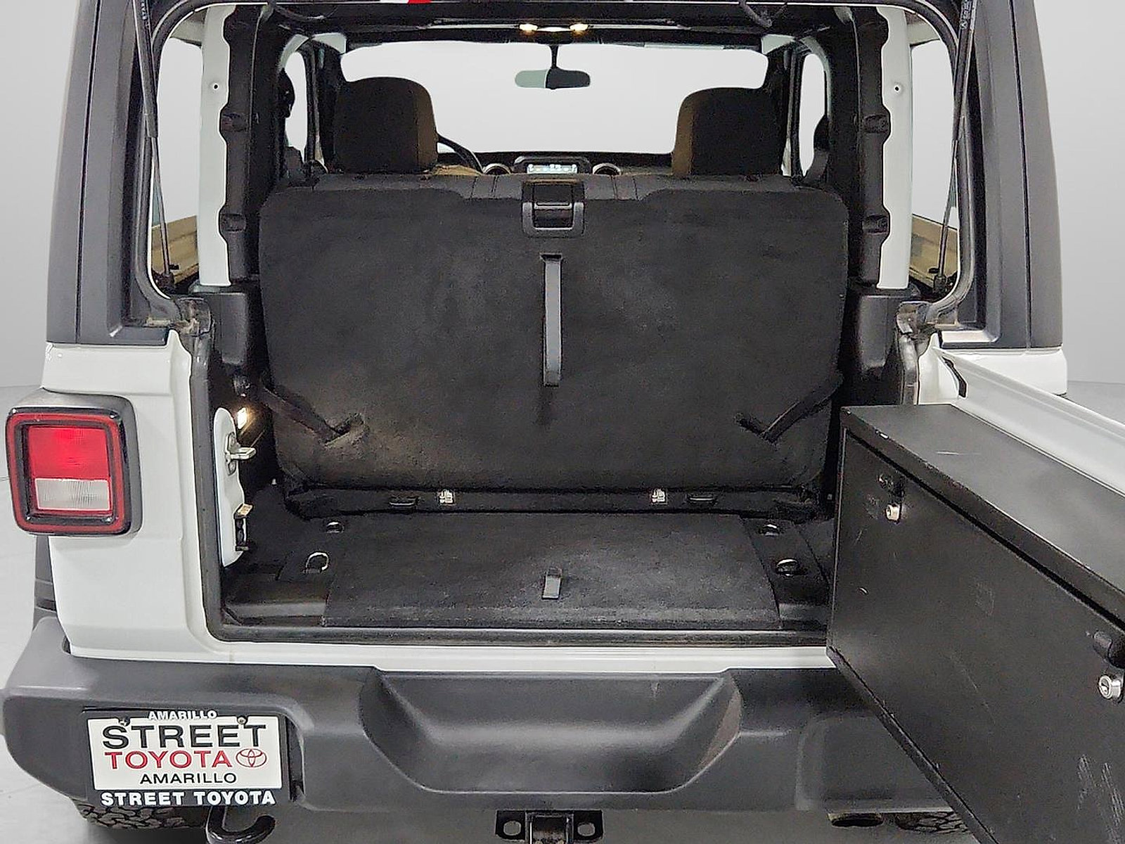 Used 2019 Jeep Wrangler Sport image 7