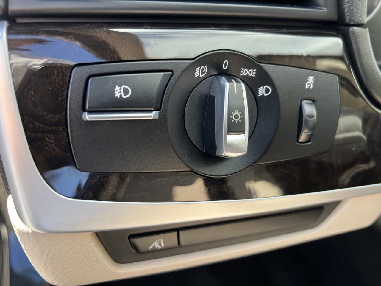Used 2013 BMW 528i xDrive 528i xDrive AWD 4dr Sedan image 11