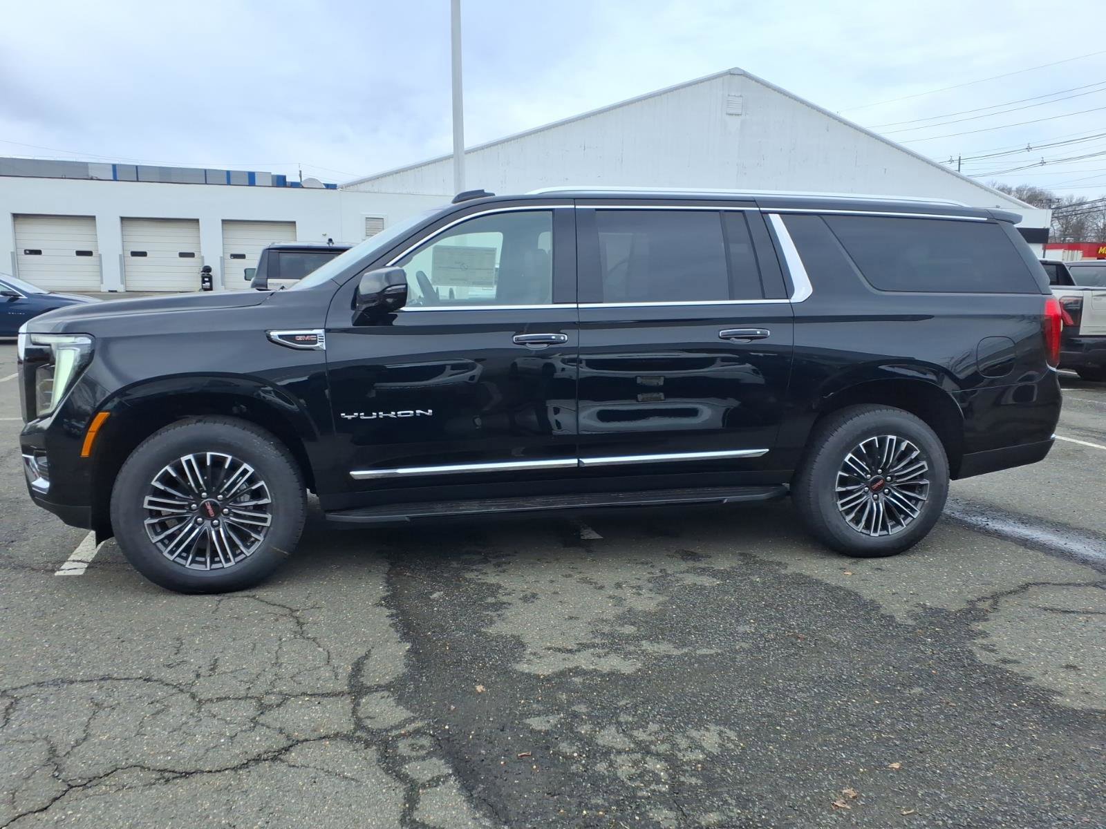 New 2026 GMC Yukon XL Elevation w/ Elevation Premium Package image 4