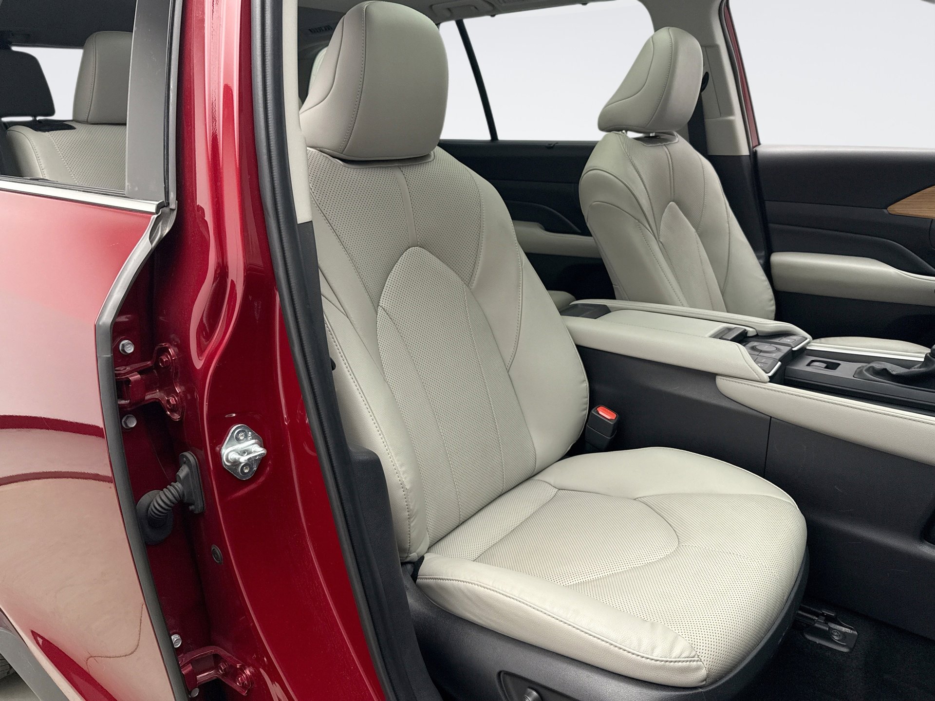 Used 2024 Toyota Grand Highlander AWD image 15