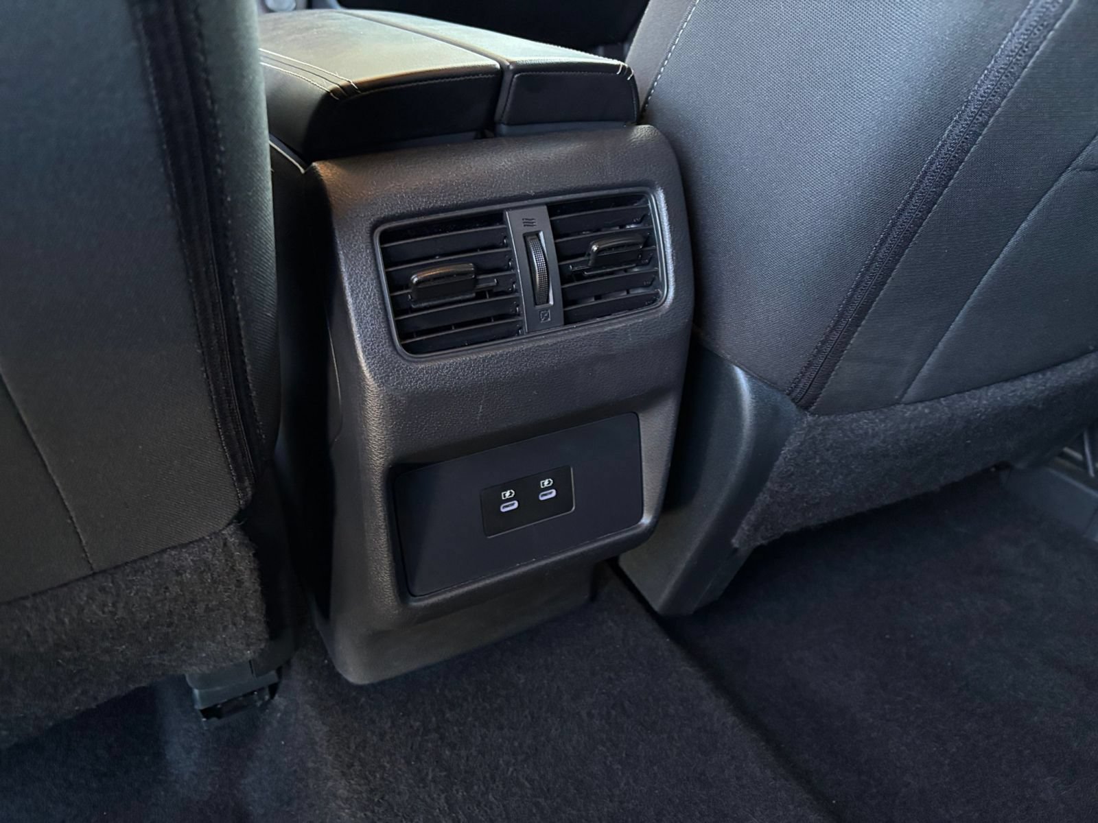 Used 2025 Nissan Rogue SV FWD image 24
