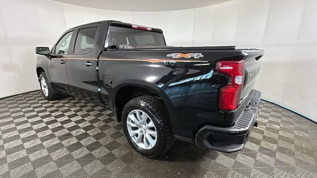 Used 2020 Chevrolet Silverado 1500 Custom w/ Custom Value Package AWD/4WD image 4