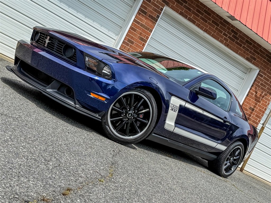 Used 2012 Ford Mustang Boss 302 w/ Boss 302 Accessory Pkg RWD image 4