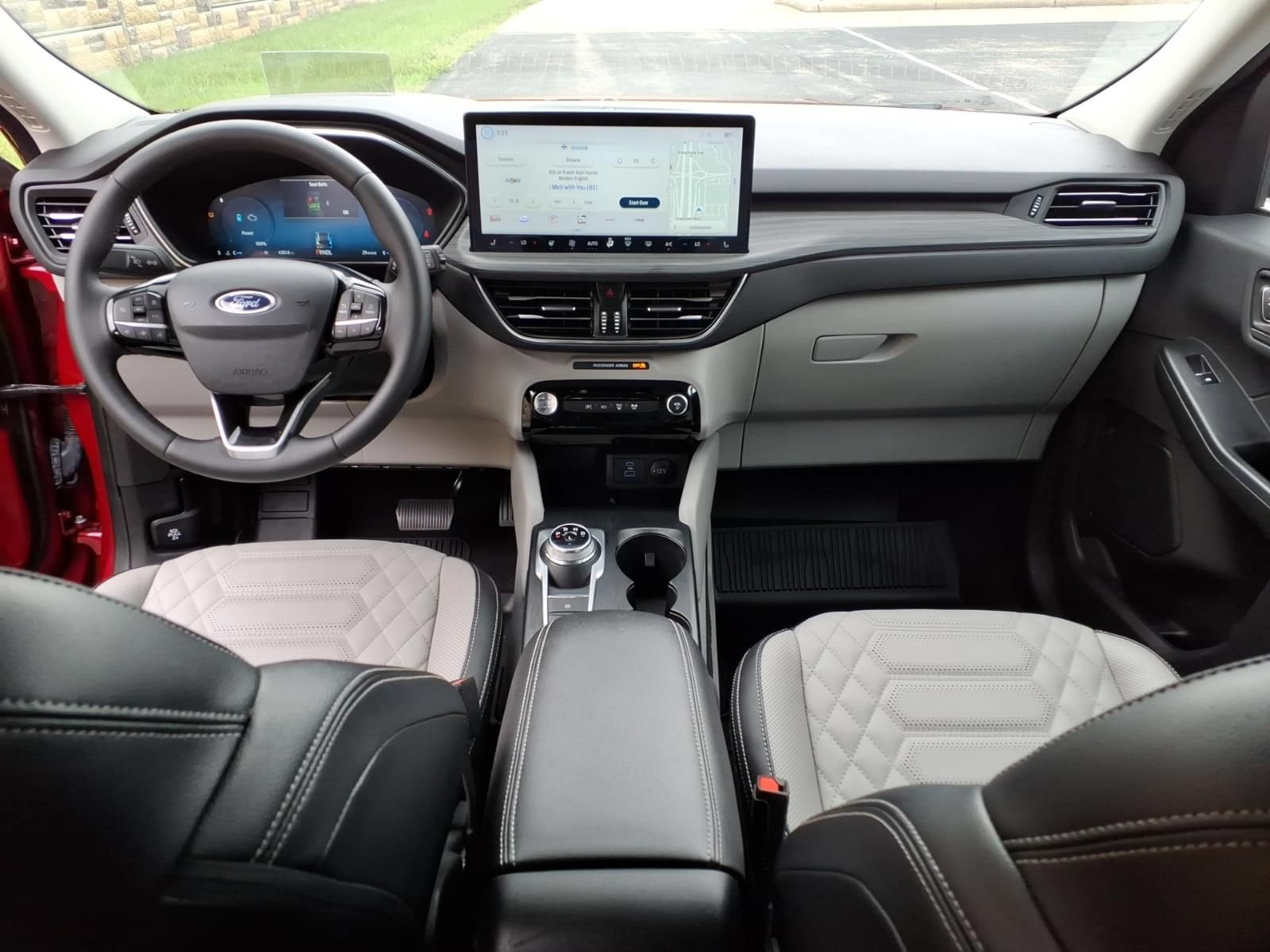 Used 2023 Ford Escape Platinum w/ Premium Technology Package AWD/4WD image 31