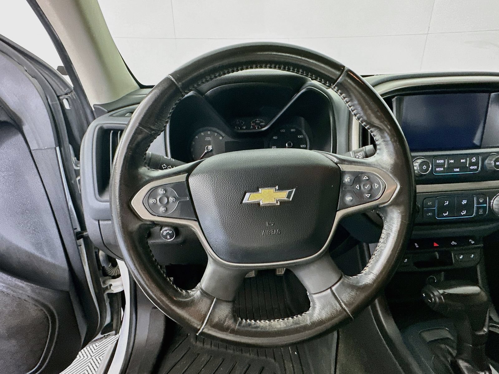 Used 2018 Chevrolet Colorado Z71 AWD/4WD image 11