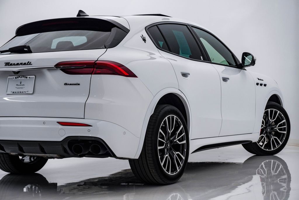 Certified 2023 Maserati Grecale Modena image 10