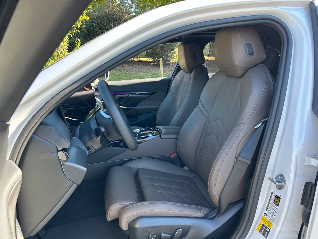 Used 2024 BMW i5 eDrive40i w/ M Sport Package RWD image 37