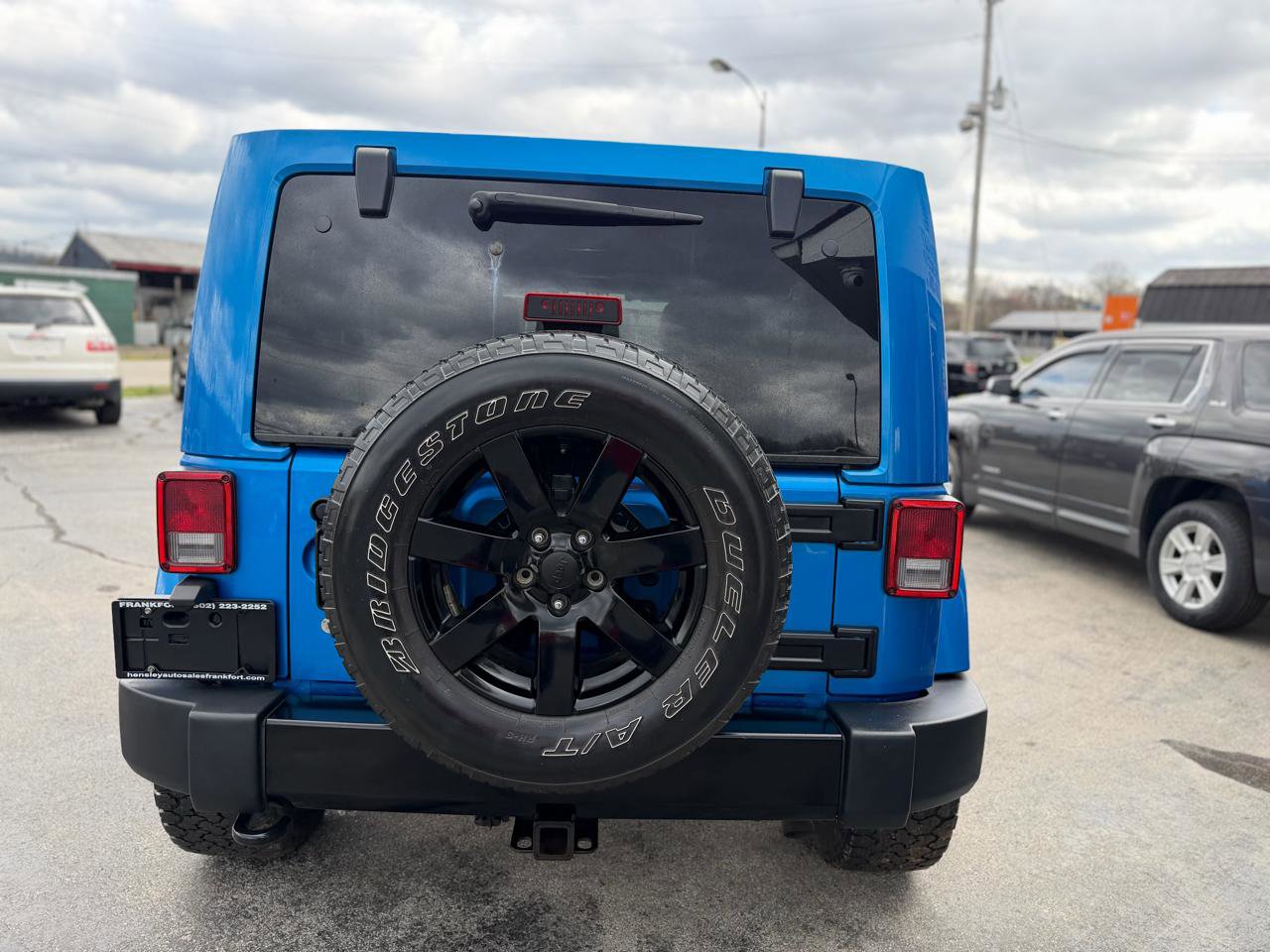 Used 2014 Jeep Wrangler Unlimited Sahara AWD/4WD image 3