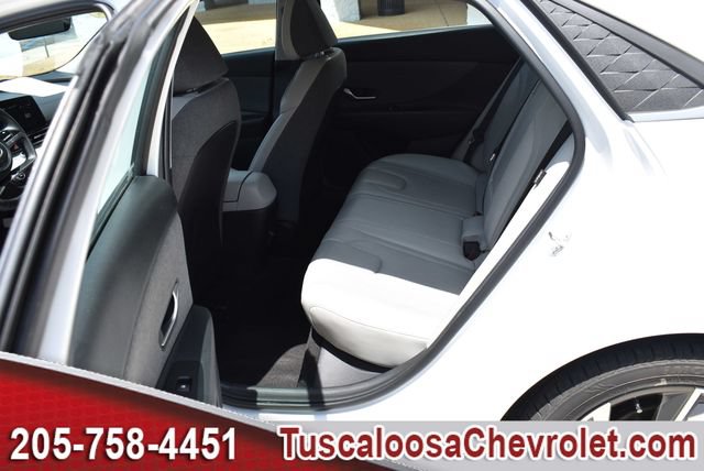 Used 2024 Hyundai Elantra Limited FWD image 23