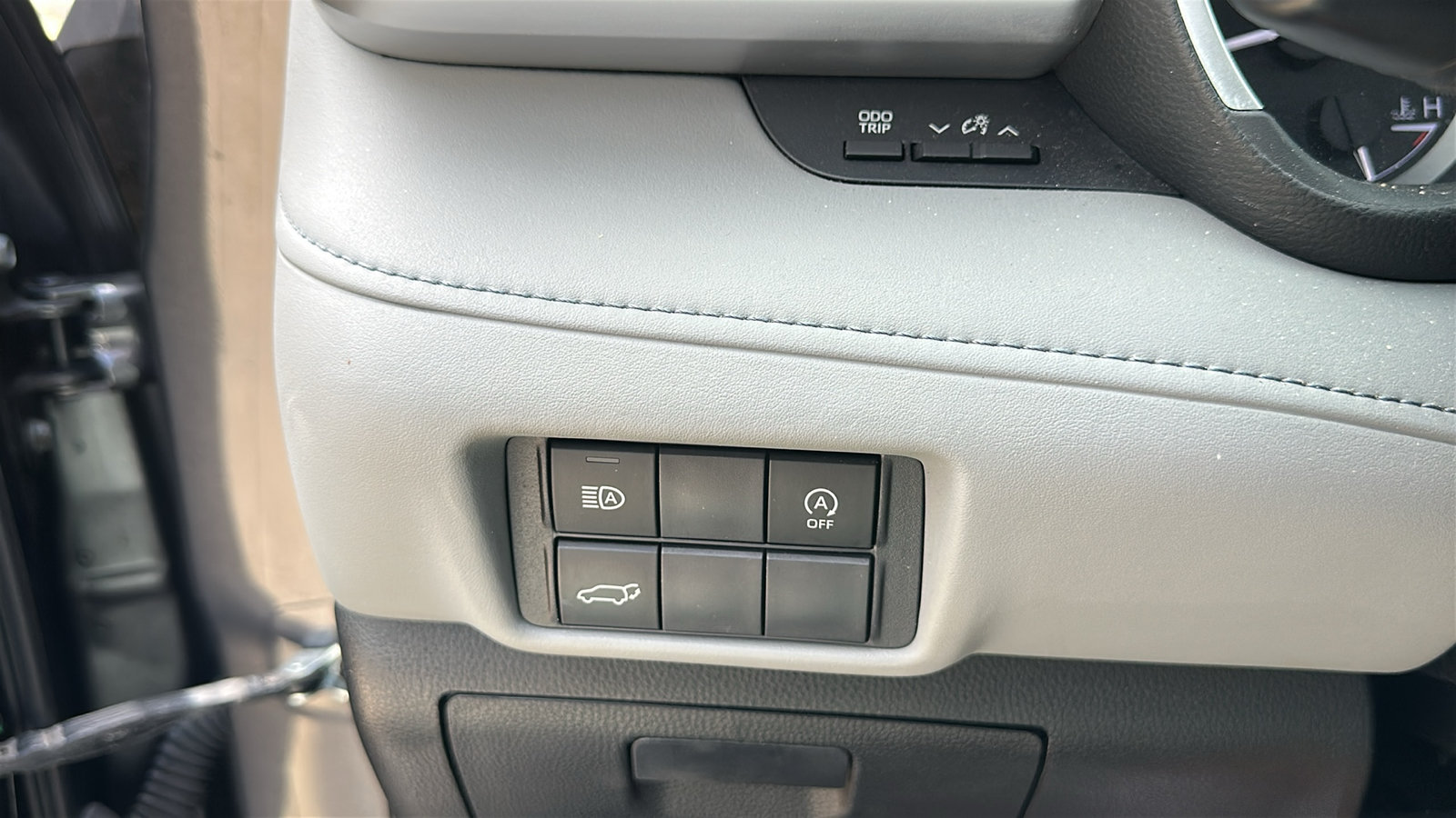 Used 2023 Toyota Highlander XLE FWD image 16